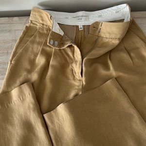 Aritzia effortless linen pant size 4 color sandy beige